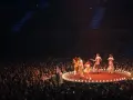 Koncert na żywo, tłum szaleje, a artyści na scenie jak kwiat jabłoni. Nawet jeśli zamknęli mi klub, muzyka trwa!