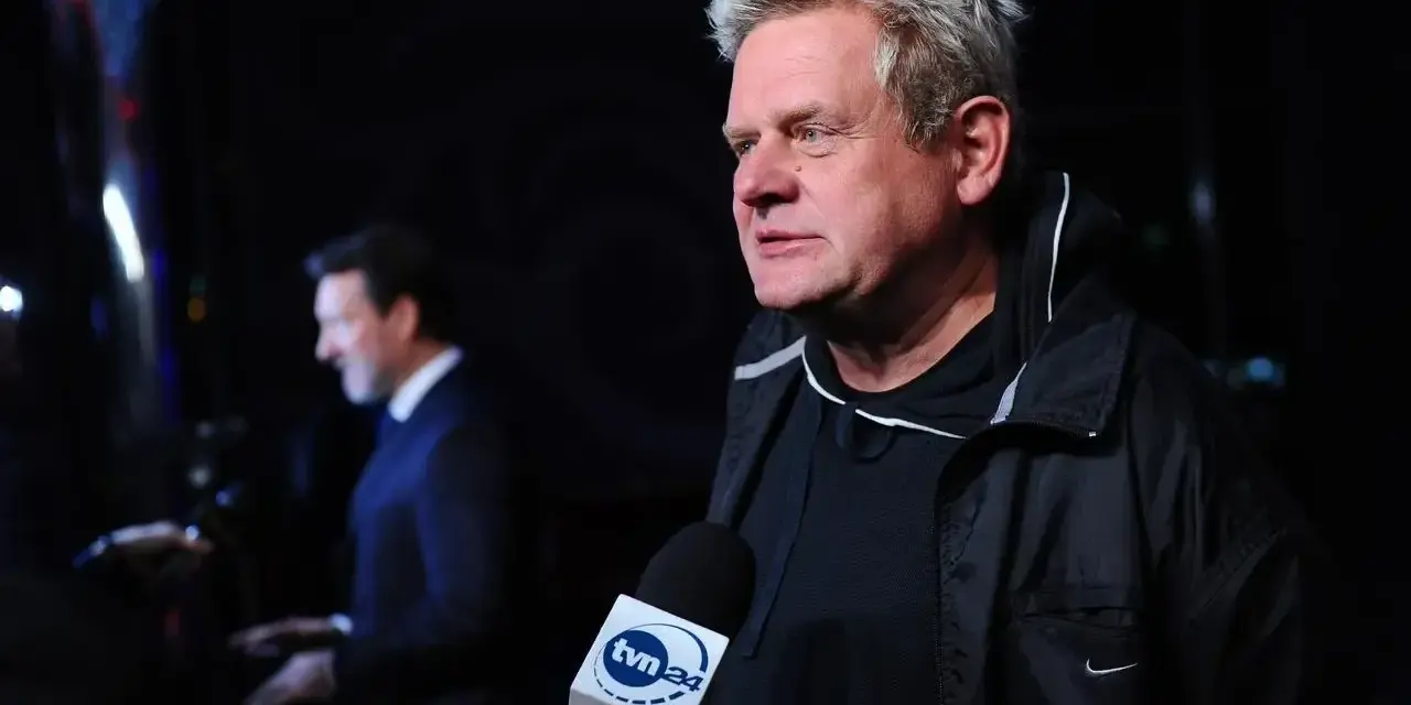 Kazik Staszewski, znany z walki z chorobą, udziela wywiadu dla TVN24.