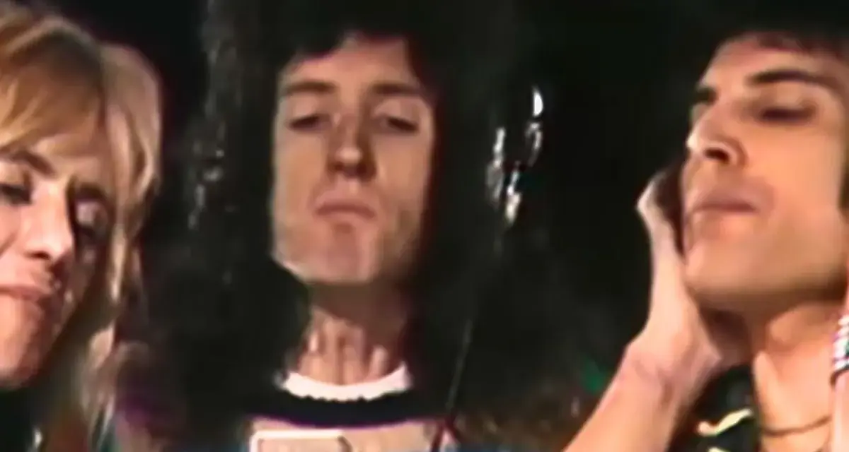Freddie Mercury i Brian May z Queen, być może podczas nagrywania ostatniej piosenki Queen.